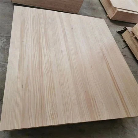 Radiata Pine mynstur beint borð